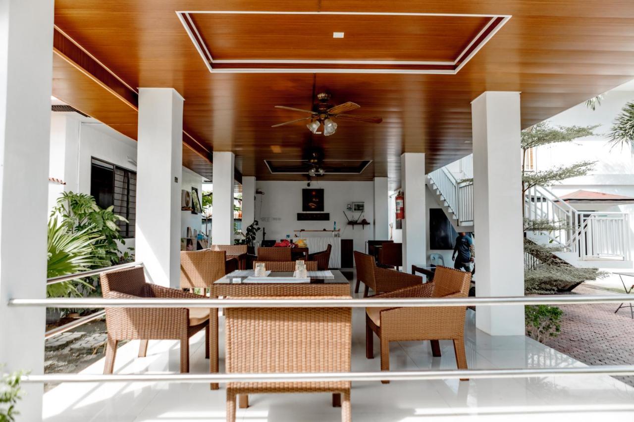 A Villas Resort & Restaurant Zamboanguita  Buitenkant foto